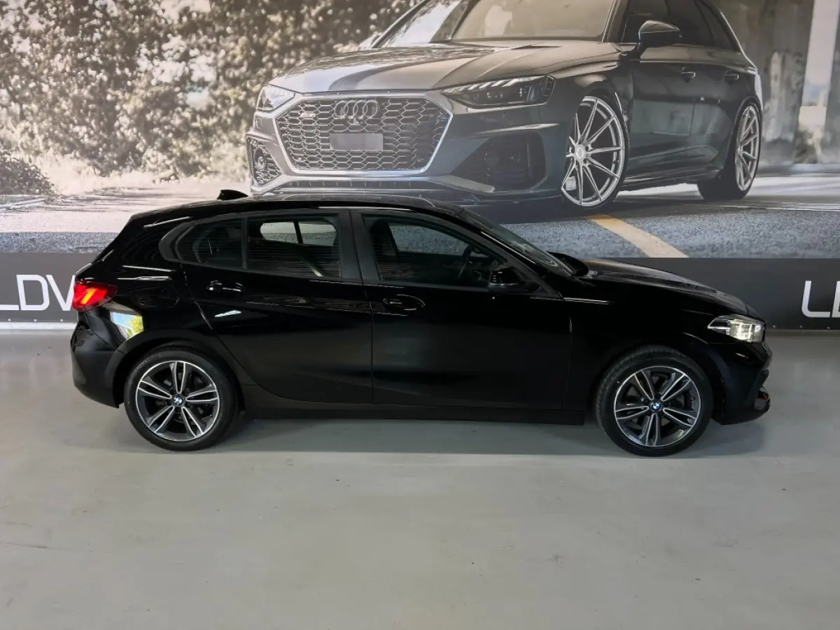 118I BUSINESSEDITION / Automaat / 42323 km / Carplay / Digitaal Display