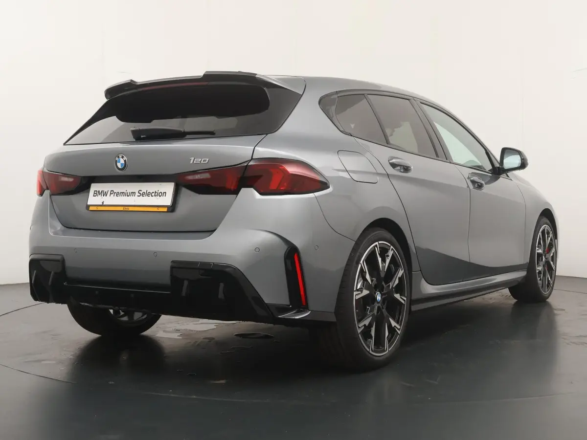 120 | M-Sport Pro | Harman Kardon | Adaptive Cruise | Trekhaak | Comfort Access |