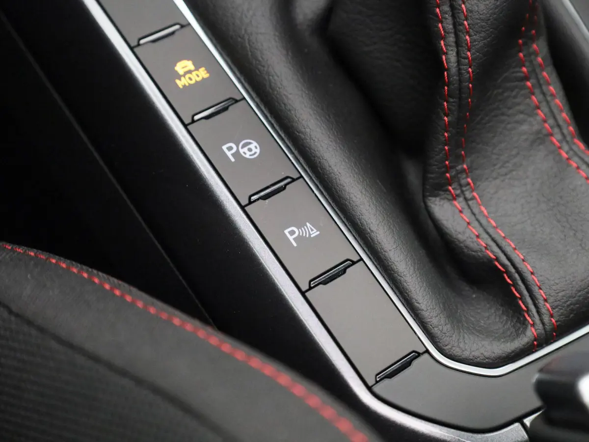 2.0 TSI GTI 207 PK Demo | Panoramadak | Navigatie Pro | Stoelverwarming | Achteruitrijcamera | Digitale Cockpit Pro | Sportonderstel Inclusief Rijprofielkeuze