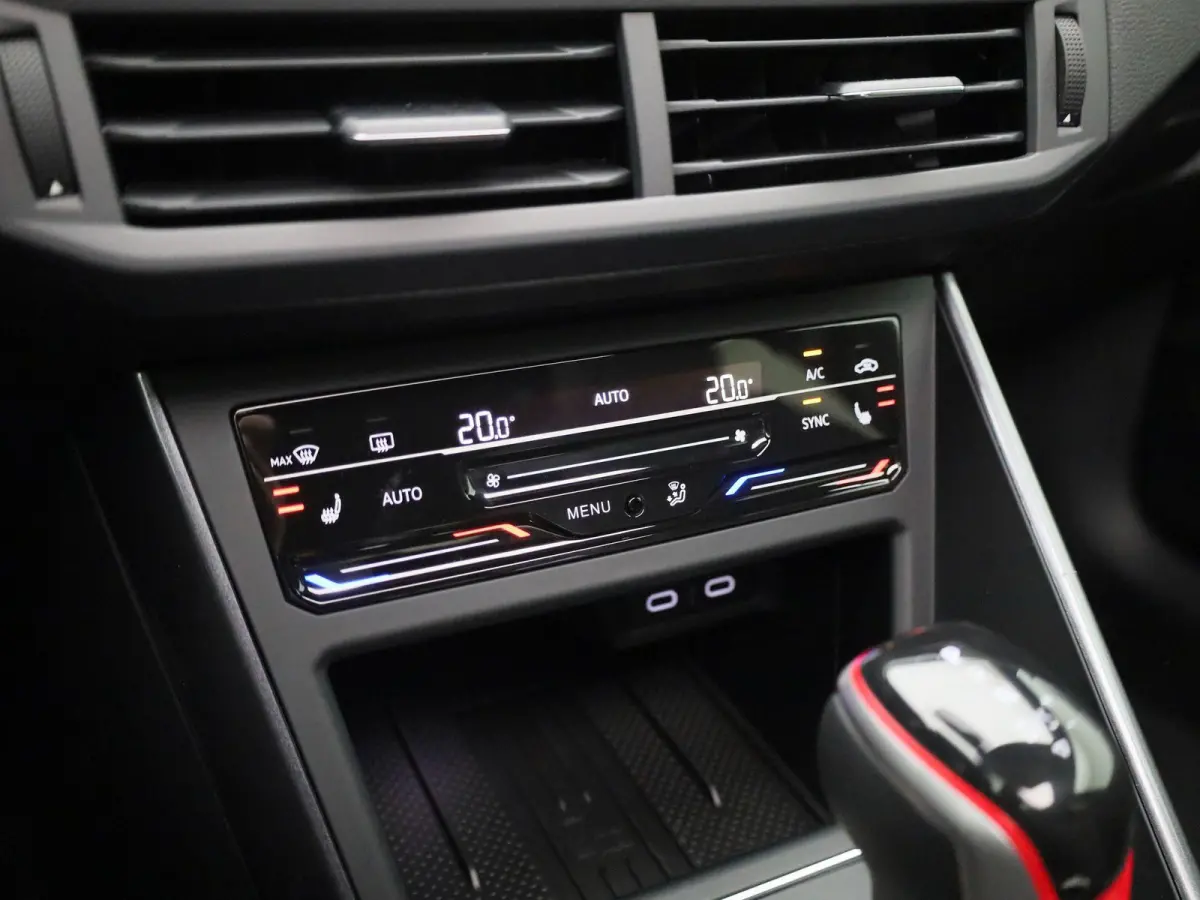 2.0 TSI GTI 207 PK Demo | Panoramadak | Navigatie Pro | Stoelverwarming | Achteruitrijcamera | Digitale Cockpit Pro | Sportonderstel Inclusief Rijprofielkeuze