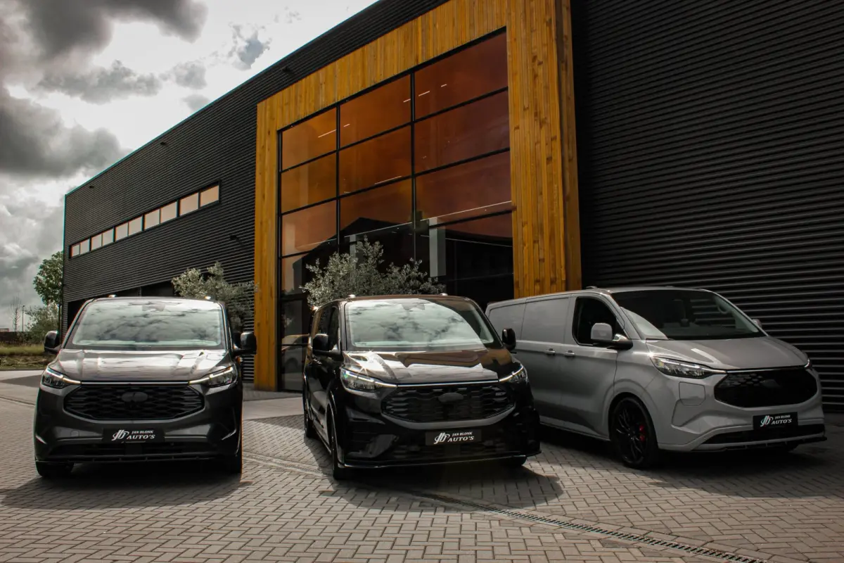 Cust. 340 L2H1 Limited 71 kWh 218PK / RAPTOR EDITON / CAMERA / 370KM RANGE /APPLE CARPLAY DRIVERS- PACK FULL OPTION