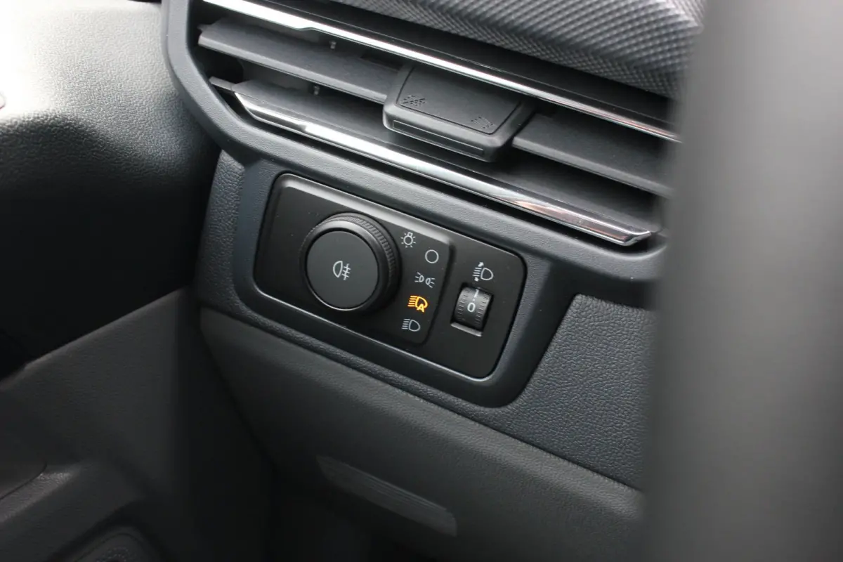 Cust. 340 L2H1 Limited 71 kWh 218PK / RAPTOR EDITON / CAMERA / 370KM RANGE /APPLE CARPLAY DRIVERS- PACK FULL OPTION