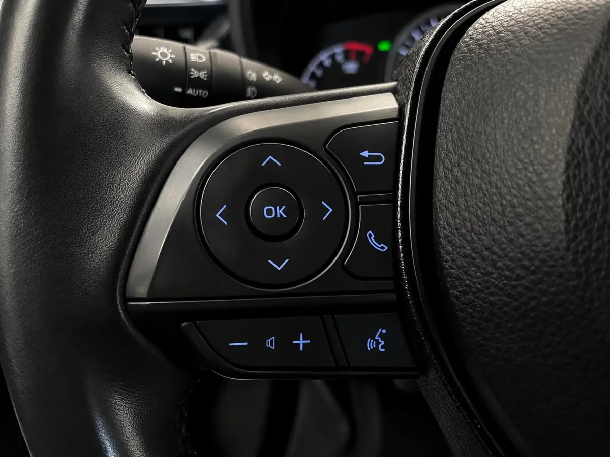 1.8 Hybrid Business Navigatie Apple CarPlay Android Auto Camera Adaptive Cruise Control Stoelverwarming Climate Control Lichtmetalen velgen