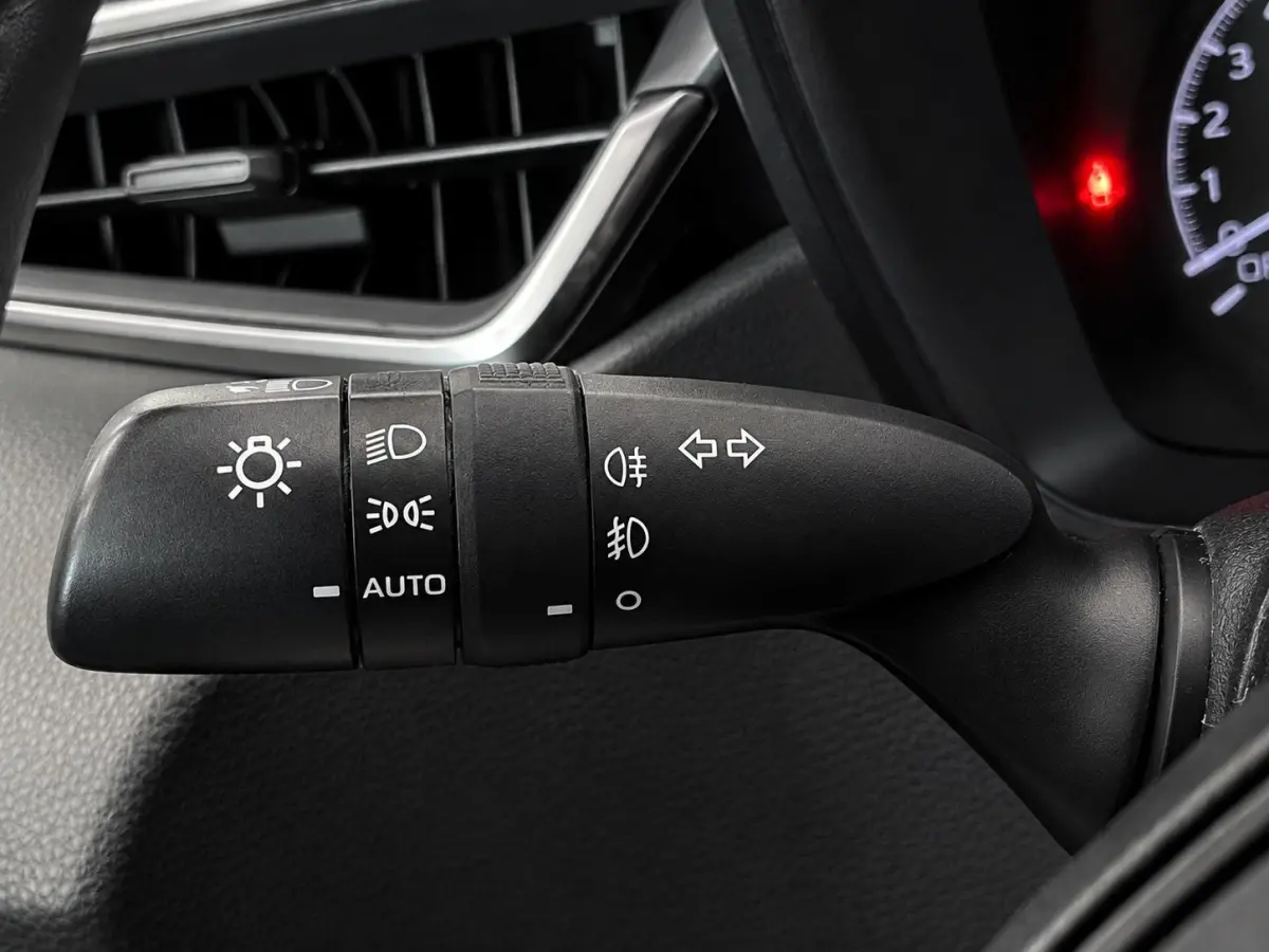 1.8 Hybrid Business Navigatie Apple CarPlay Android Auto Camera Adaptive Cruise Control Stoelverwarming Climate Control Lichtmetalen velgen