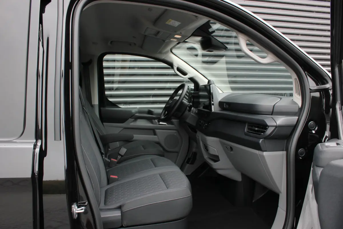 Cust. 340 L2H1 Limited 71kWh 218PK / 360 CAMERA / 370KM RANGE / APPLE CARPLAY /DRIVERS- PACK / FULL OPTION