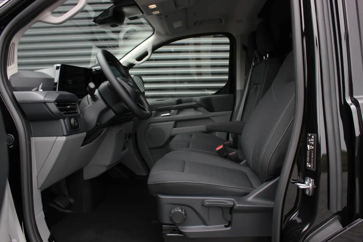 Cust. 340 L2H1 Limited 71kWh 218PK / 360 CAMERA / 370KM RANGE / APPLE CARPLAY /DRIVERS- PACK / FULL OPTION
