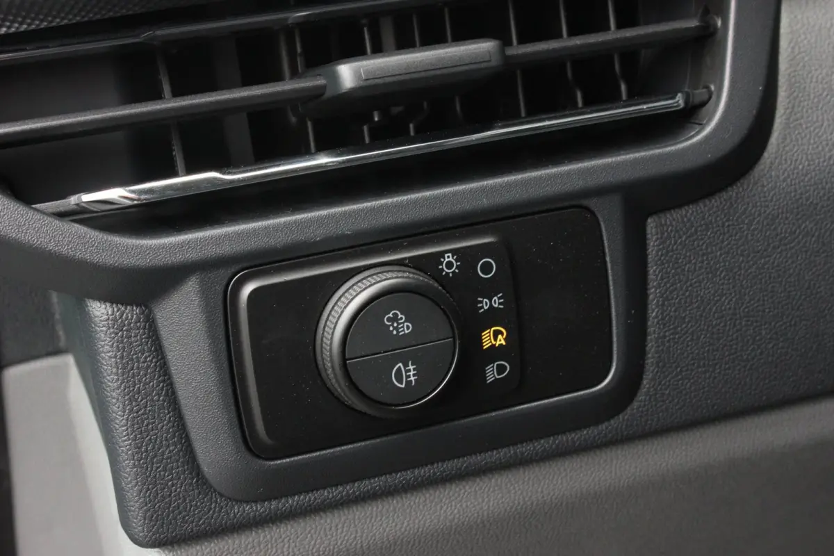 Cust. 340 L2H1 Limited 71kWh 218PK / 360 CAMERA / 370KM RANGE / APPLE CARPLAY /DRIVERS- PACK / FULL OPTION