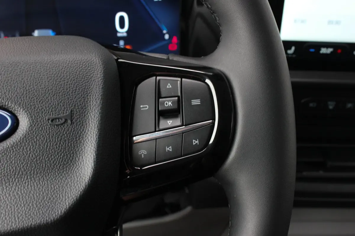 Cust. 340 L2H1 Limited 71kWh 218PK / 360 CAMERA / 370KM RANGE / APPLE CARPLAY /DRIVERS- PACK / FULL OPTION