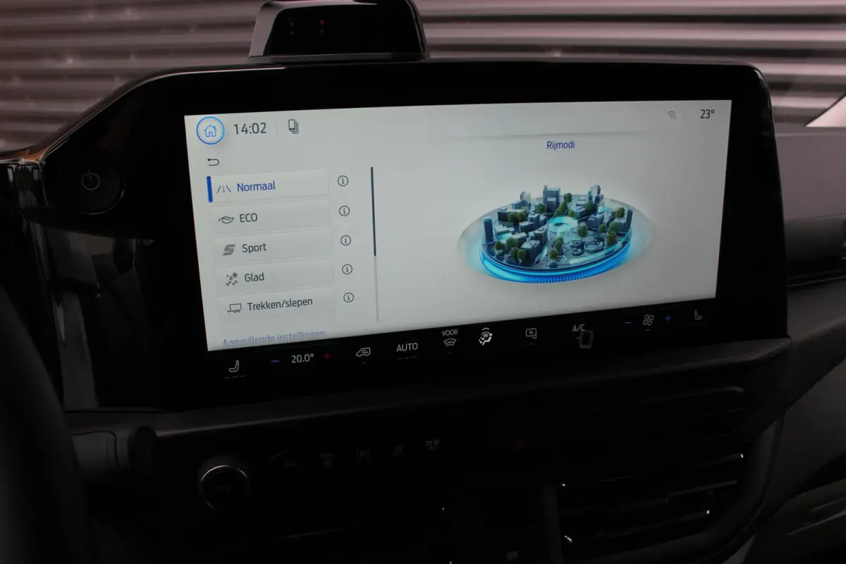 Cust. 340 L2H1 Limited 71kWh 218PK / 360 CAMERA / 370KM RANGE / APPLE CARPLAY /DRIVERS- PACK / FULL OPTION