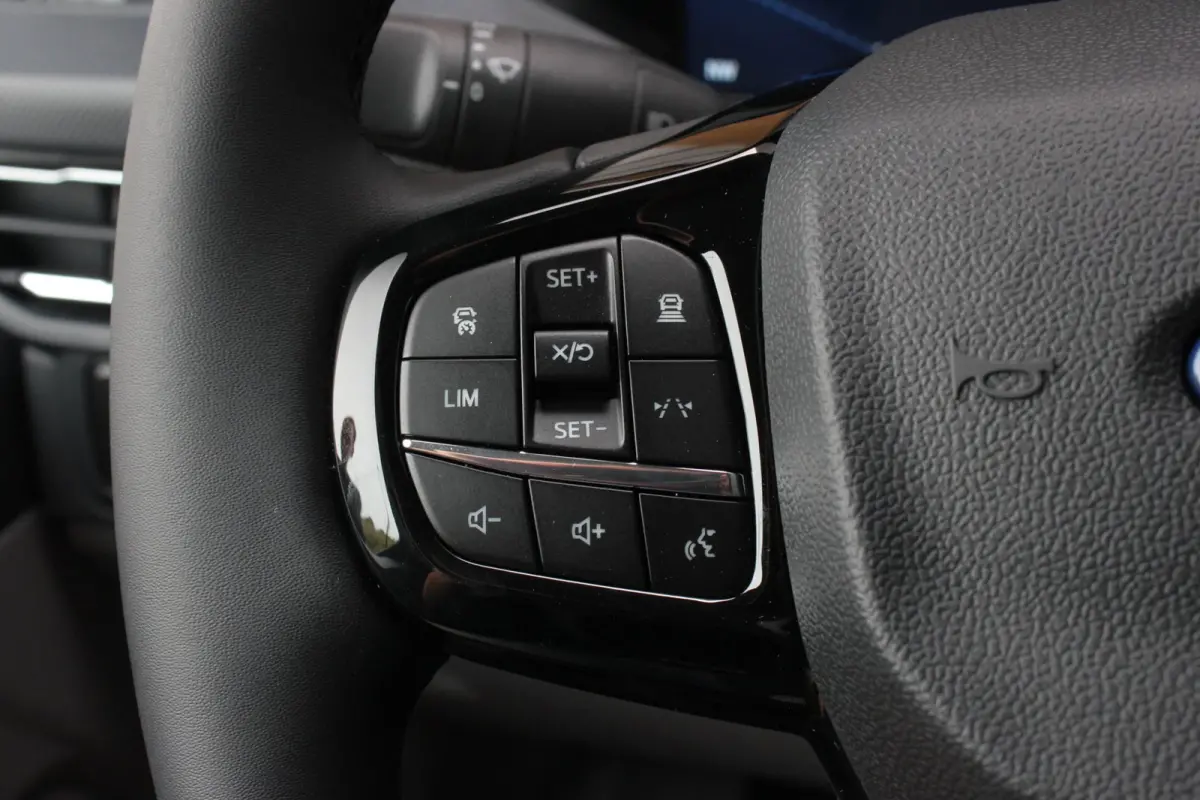 Cust. 340 L2H1 Limited 71kWh 218PK / 360 CAMERA / 370KM RANGE / APPLE CARPLAY /DRIVERS- PACK / FULL OPTION