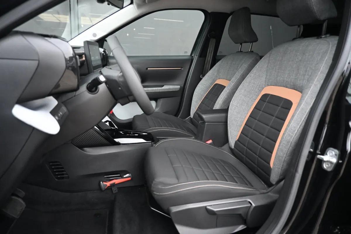 Plus 113pk Comfort Range 44 kWh Tot 8 Jaar Garantie! 3 Fase | Navigatie by App | Achteruitrijcamera | Cruise Control | Climate Control | !!