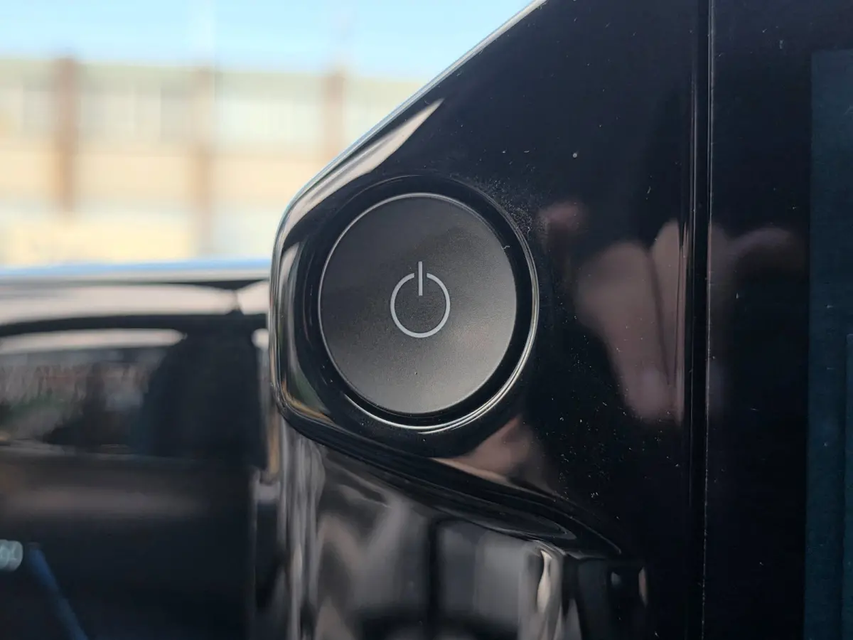 Cust. 320 L2H1 Limited 65 kWh| SoH 99%| Met o.a. 3 zits, AppleCarPlay/AndroidAuto, achteruitrijcamera en navigatie!