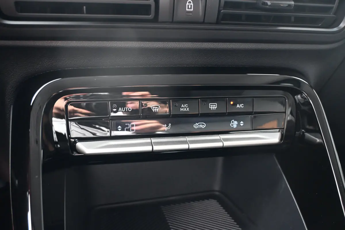 1.2 Hybrid 145pk Plus DEMO-DEAL! Tot 8 Jaar Garantie! | Navigatie by App | Achteruitrijcamera | Climate Control | Cruise Control | !!