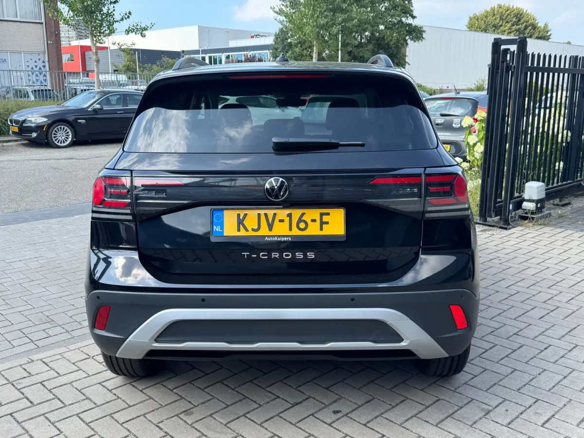 1.5 TSI R-Line Edition | Met o.a. AppleCarPlay/AndroidAuto, achteruitrijcamera, navigatie en cruise control!