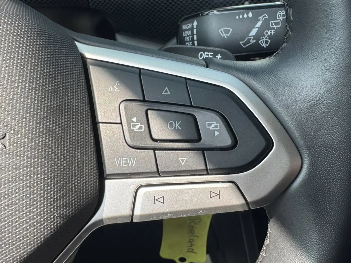 1.5 TSI R-Line Edition | Met o.a. AppleCarPlay/AndroidAuto, achteruitrijcamera, navigatie en cruise control!