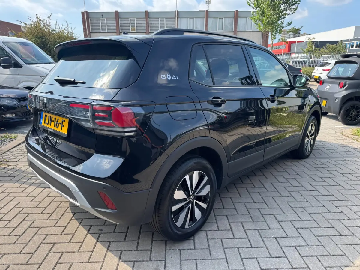 1.5 TSI R-Line Edition | Met o.a. AppleCarPlay/AndroidAuto, achteruitrijcamera, navigatie en cruise control!