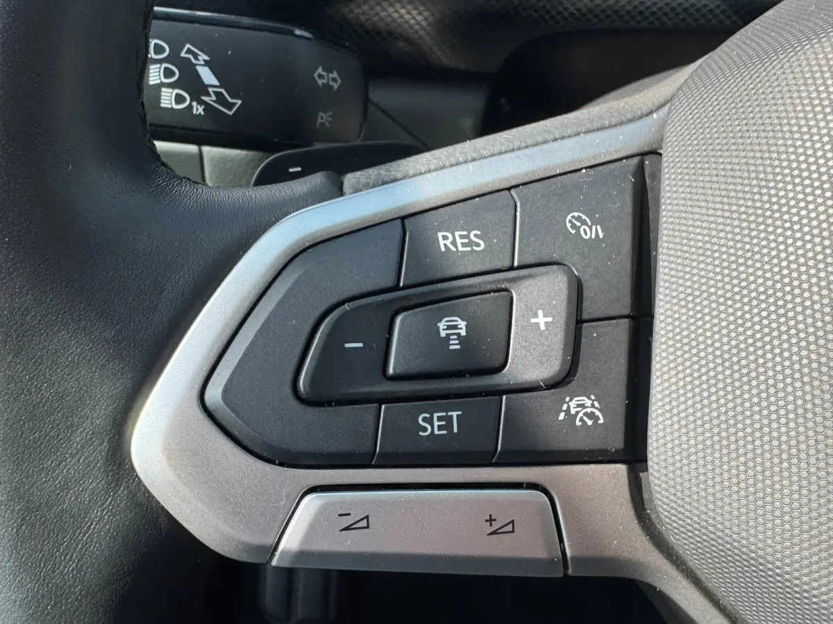 1.5 TSI R-Line Edition | Met o.a. AppleCarPlay/AndroidAuto, achteruitrijcamera, navigatie en cruise control!