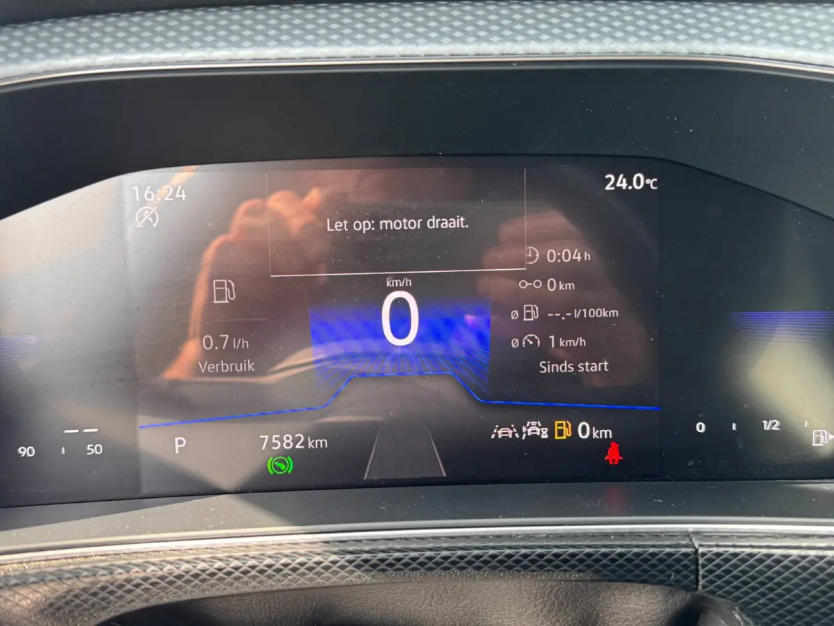1.5 TSI R-Line Edition | Met o.a. AppleCarPlay/AndroidAuto, achteruitrijcamera, navigatie en cruise control!