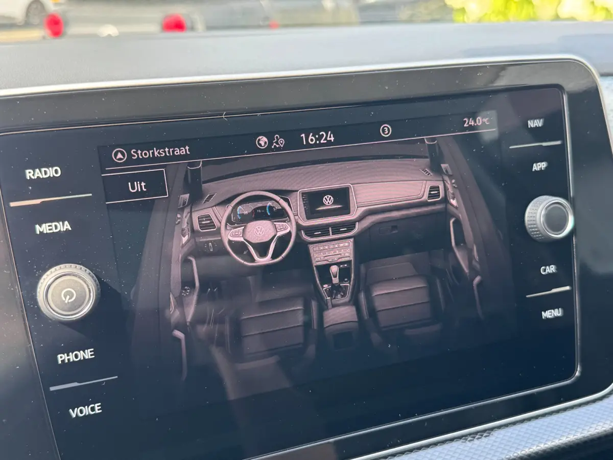 1.5 TSI R-Line Edition | Met o.a. AppleCarPlay/AndroidAuto, achteruitrijcamera, navigatie en cruise control!