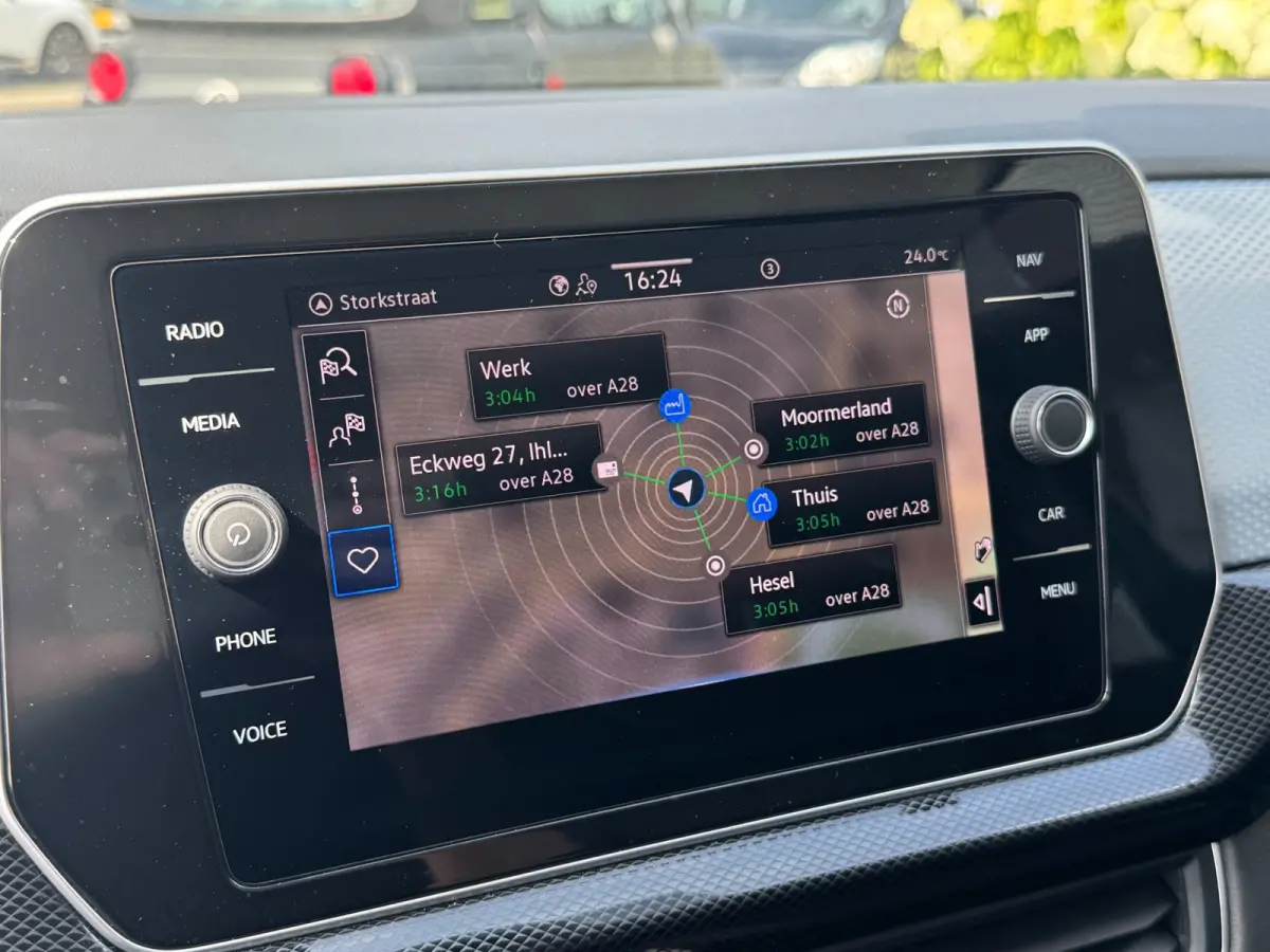 1.5 TSI R-Line Edition | Met o.a. AppleCarPlay/AndroidAuto, achteruitrijcamera, navigatie en cruise control!