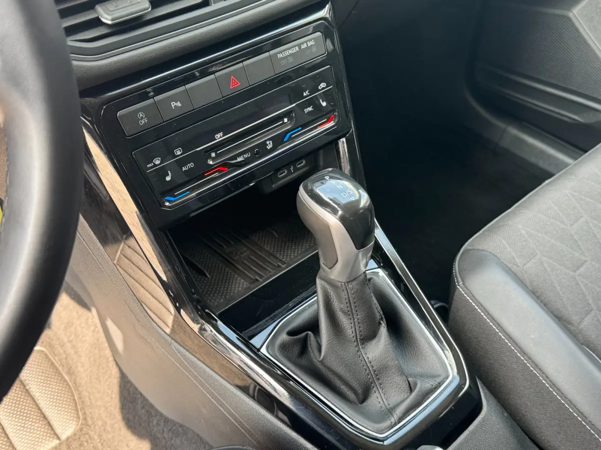 1.5 TSI R-Line Edition | Met o.a. AppleCarPlay/AndroidAuto, achteruitrijcamera, navigatie en cruise control!