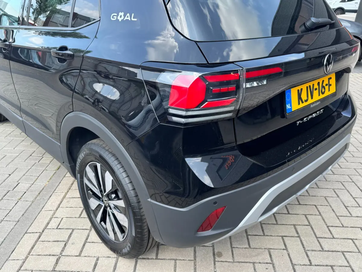 1.5 TSI R-Line Edition | Met o.a. AppleCarPlay/AndroidAuto, achteruitrijcamera, navigatie en cruise control!