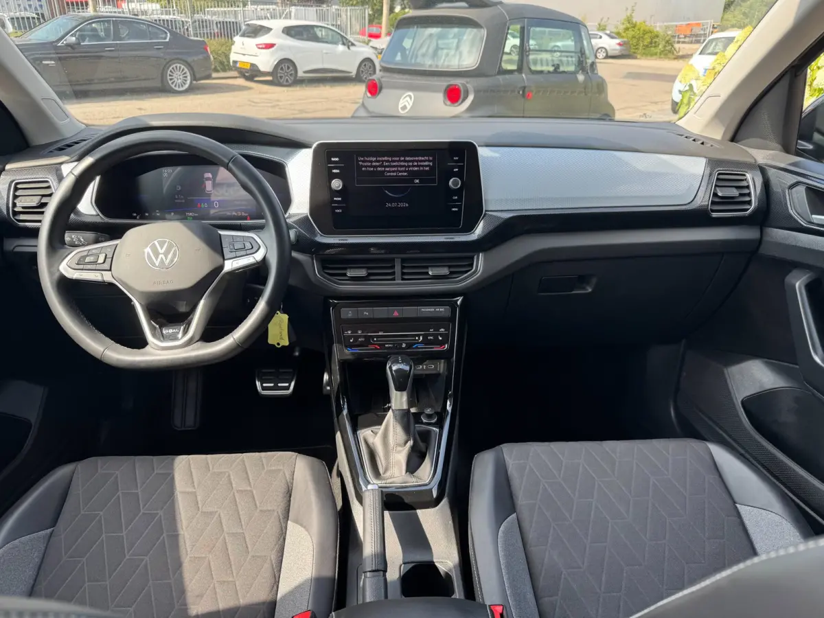 1.5 TSI R-Line Edition | Met o.a. AppleCarPlay/AndroidAuto, achteruitrijcamera, navigatie en cruise control!
