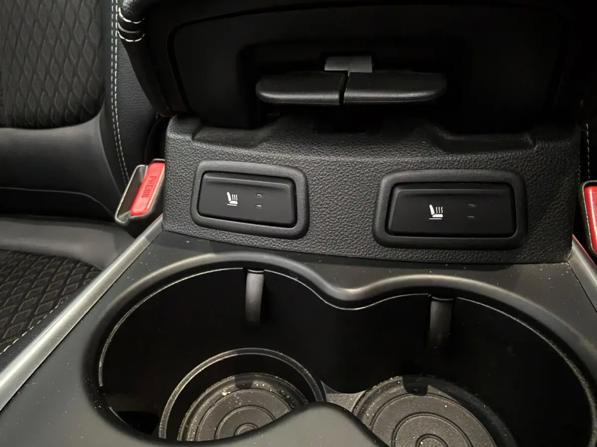 1.3 TCe Black Edition PANORAMA DAK | STOEL VERWARMING | WINTERSET VELGEN | CAMERA | BOSE AUDIO | HALF LEER