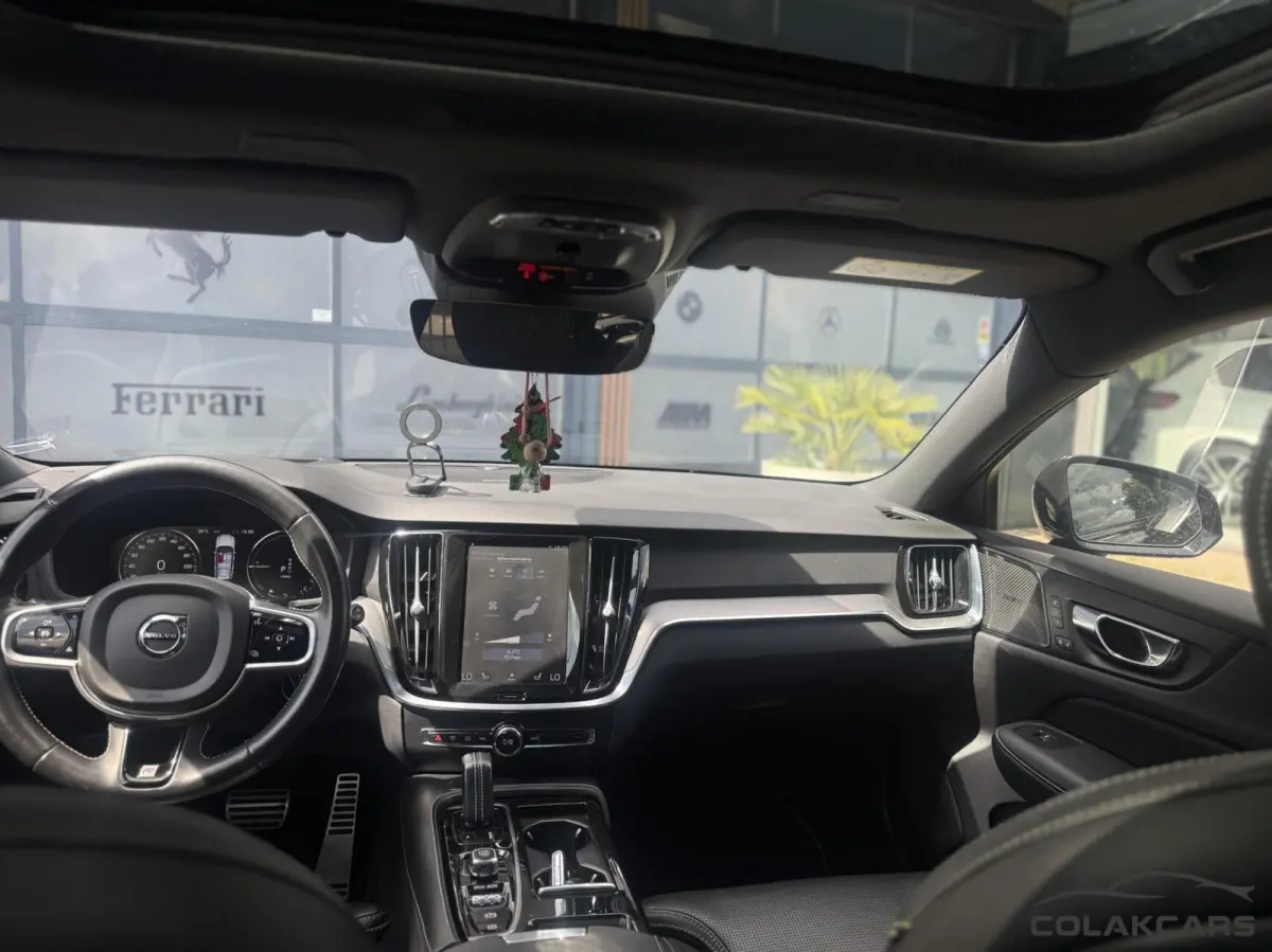 2.0 T6 Twin Engine AWD R-Design-Trekh-NAP-Pano-VOL