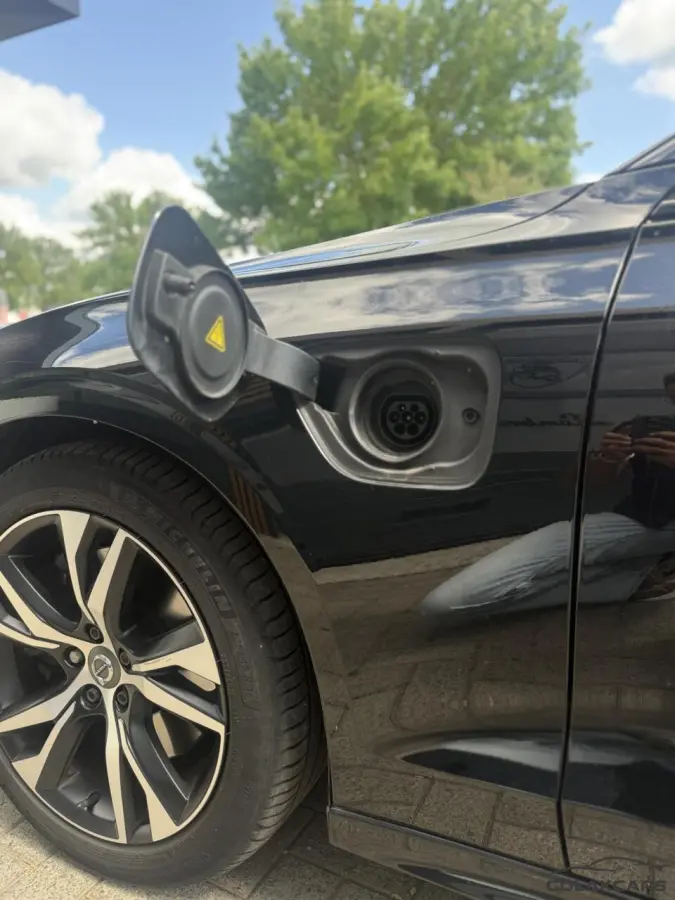 2.0 T6 Twin Engine AWD R-Design-Trekh-NAP-Pano-VOL