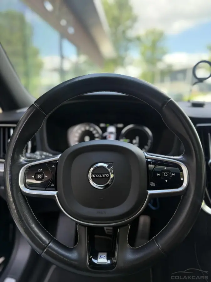 2.0 T6 Twin Engine AWD R-Design-Trekh-NAP-Pano-VOL