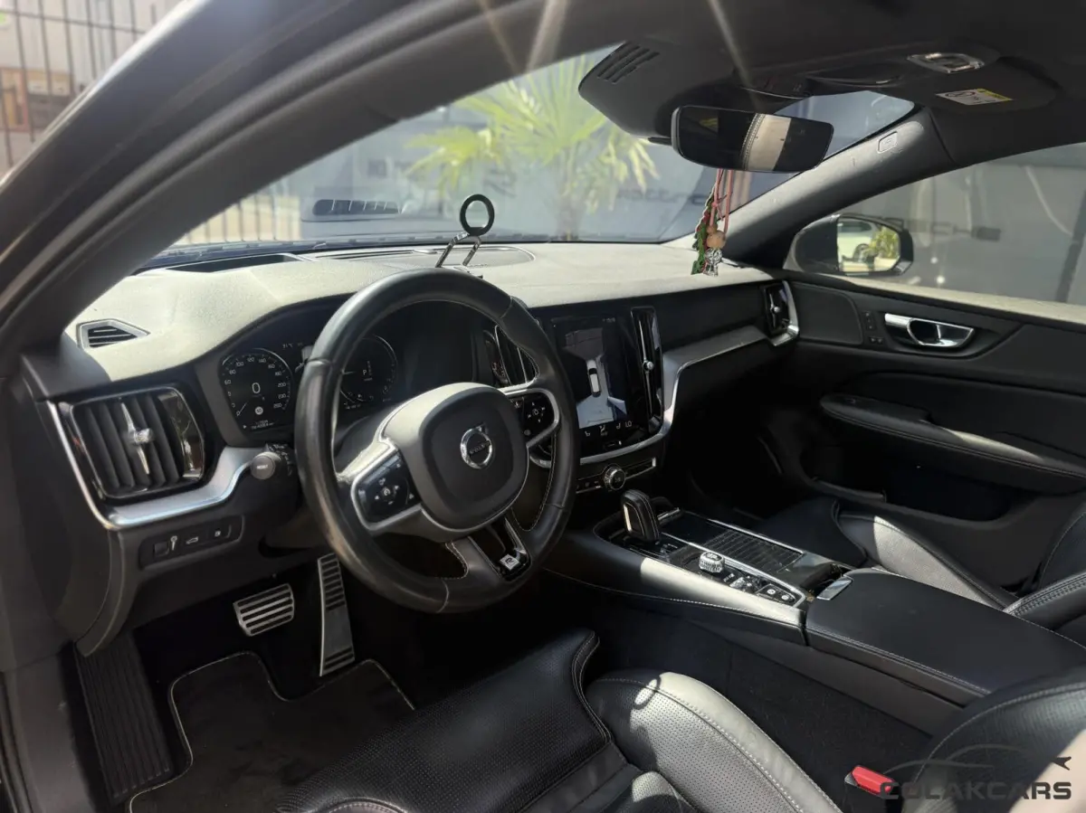 2.0 T6 Twin Engine AWD R-Design-Trekh-NAP-Pano-VOL