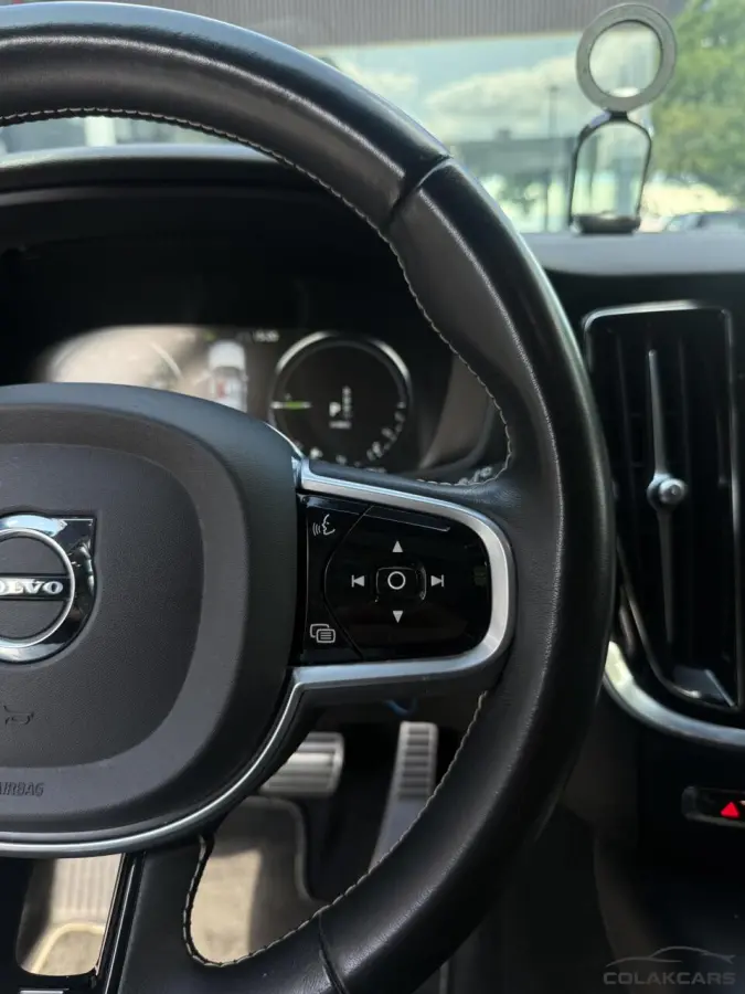 2.0 T6 Twin Engine AWD R-Design-Trekh-NAP-Pano-VOL