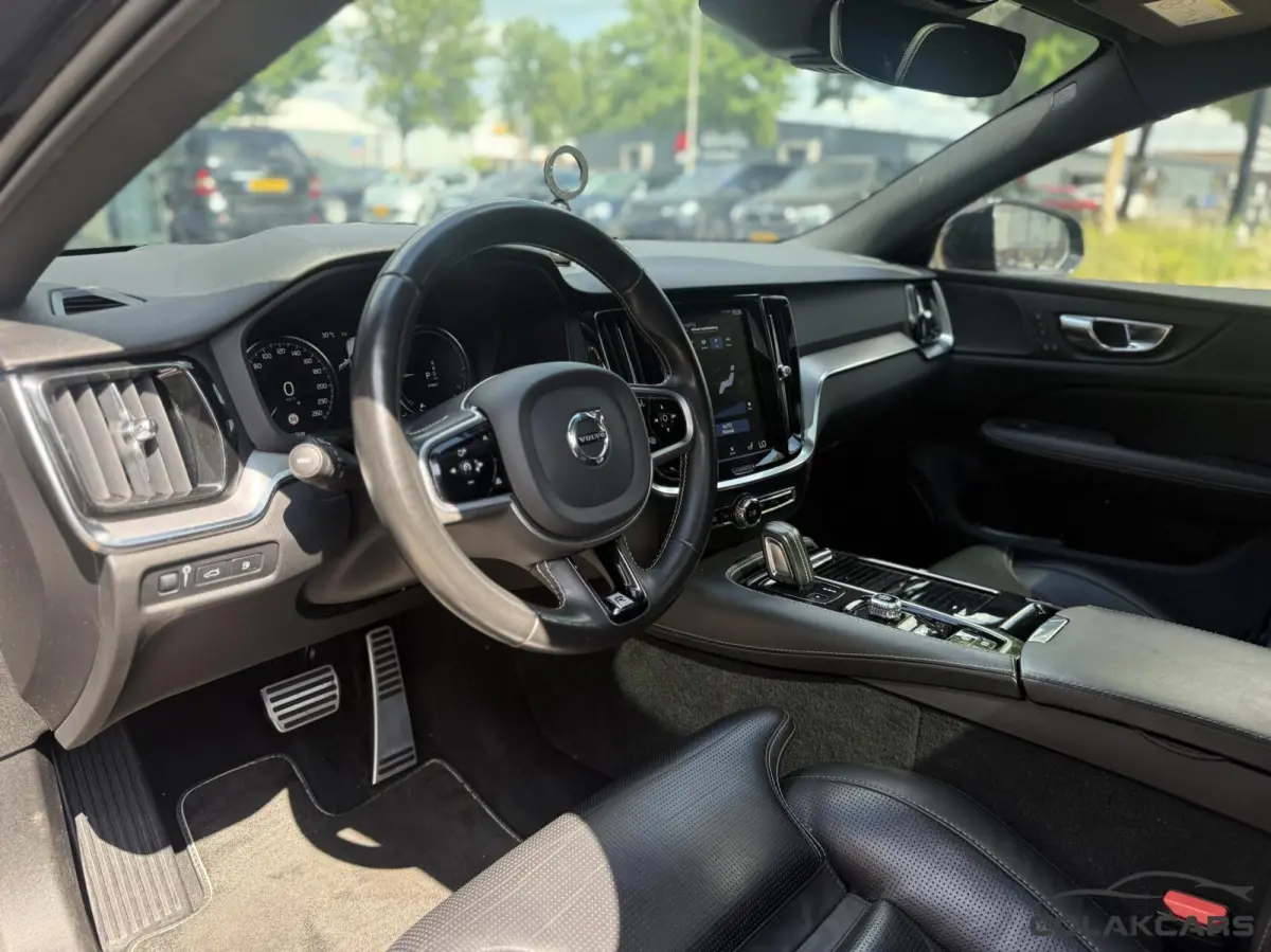 2.0 T6 Twin Engine AWD R-Design-Trekh-NAP-Pano-VOL