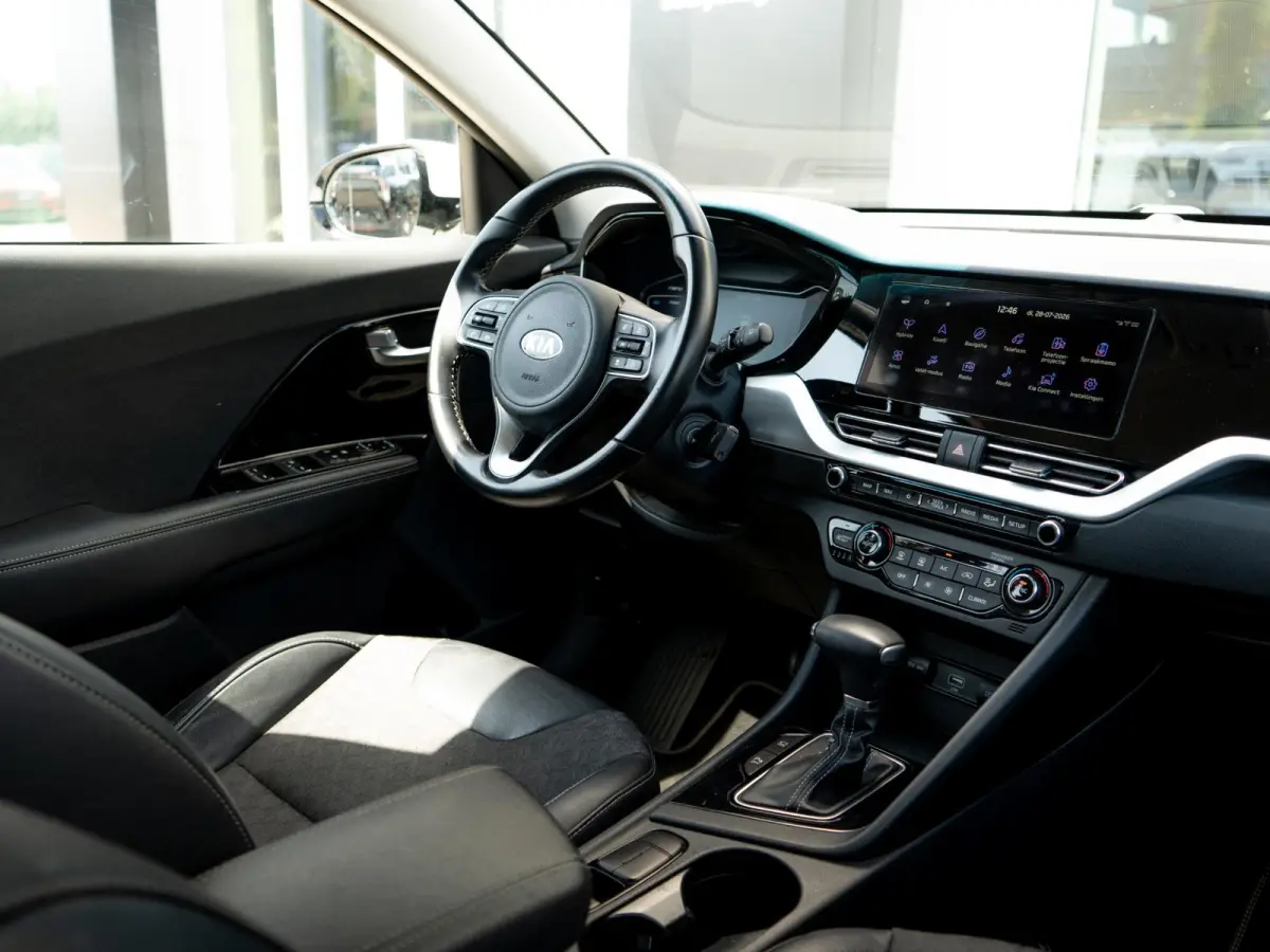 1.6 GDi Hybrid Edition DynamicLine Sky | Dealeronderhouden NL auto | Schuifkantel dak | Cruise control adaptief | Navigatie | achteruitrijcamera | Carplay | Parkeersensoren achter