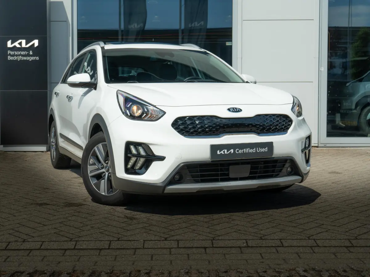 1.6 GDi Hybrid Edition DynamicLine Sky | Dealeronderhouden NL auto | Schuifkantel dak | Cruise control adaptief | Navigatie | achteruitrijcamera | Carplay | Parkeersensoren achter