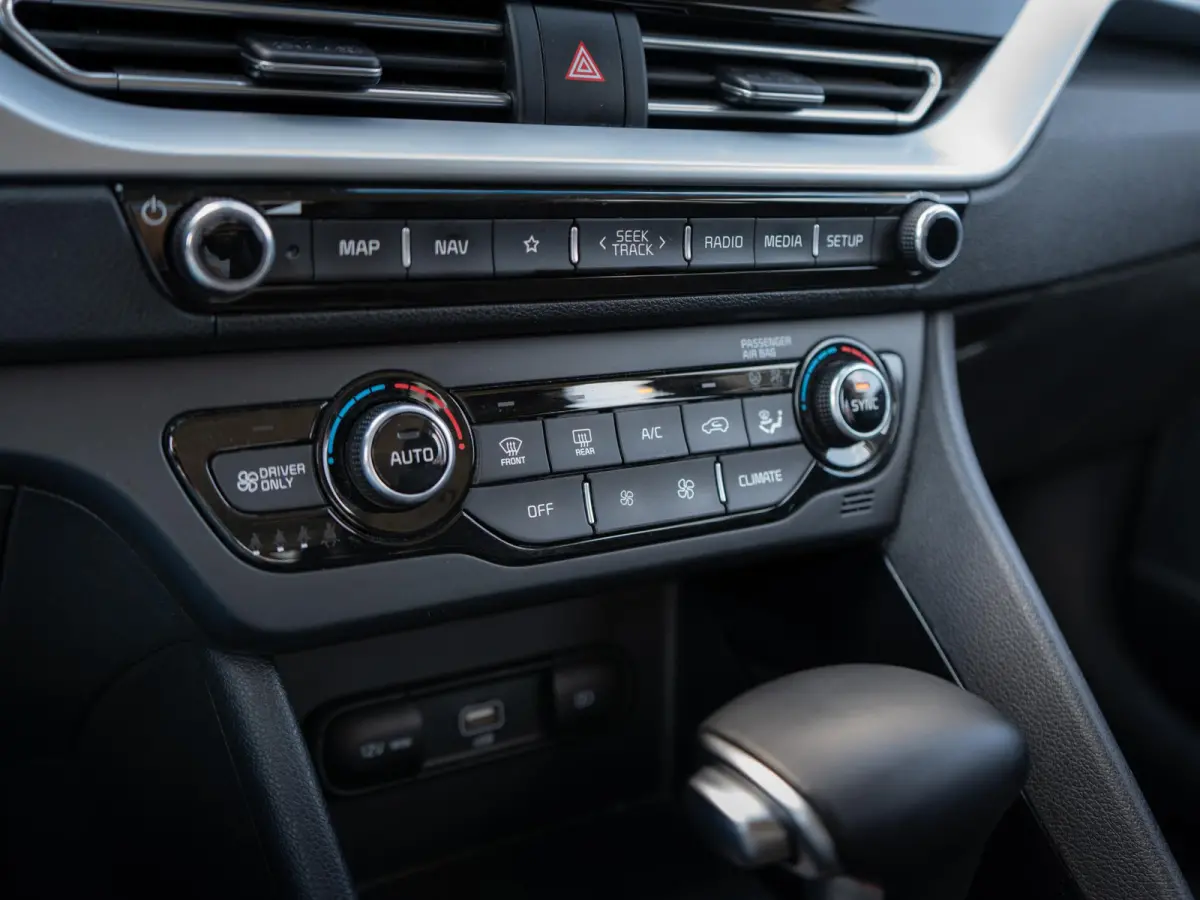 1.6 GDi Hybrid Edition DynamicLine Sky | Dealeronderhouden NL auto | Schuifkantel dak | Cruise control adaptief | Navigatie | achteruitrijcamera | Carplay | Parkeersensoren achter