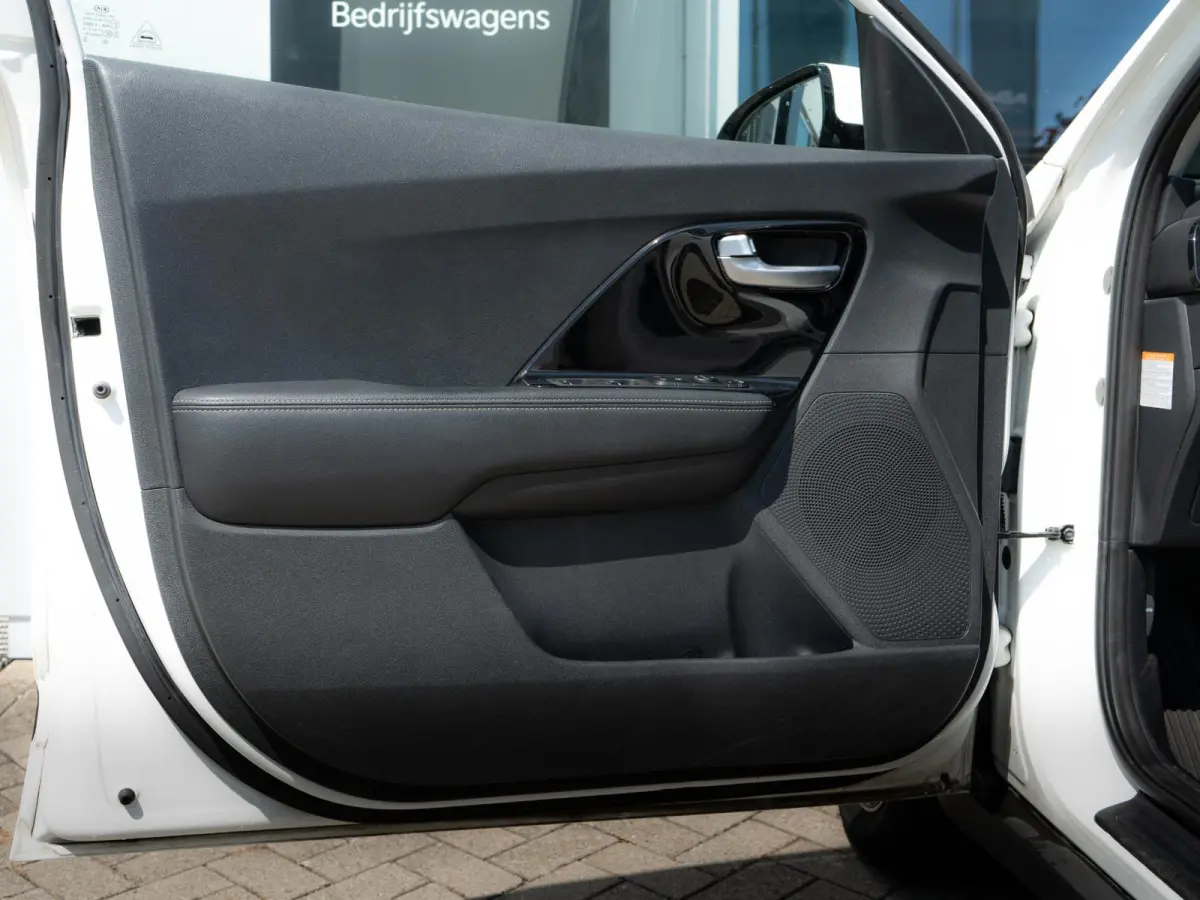 1.6 GDi Hybrid Edition DynamicLine Sky | Dealeronderhouden NL auto | Schuifkantel dak | Cruise control adaptief | Navigatie | achteruitrijcamera | Carplay | Parkeersensoren achter