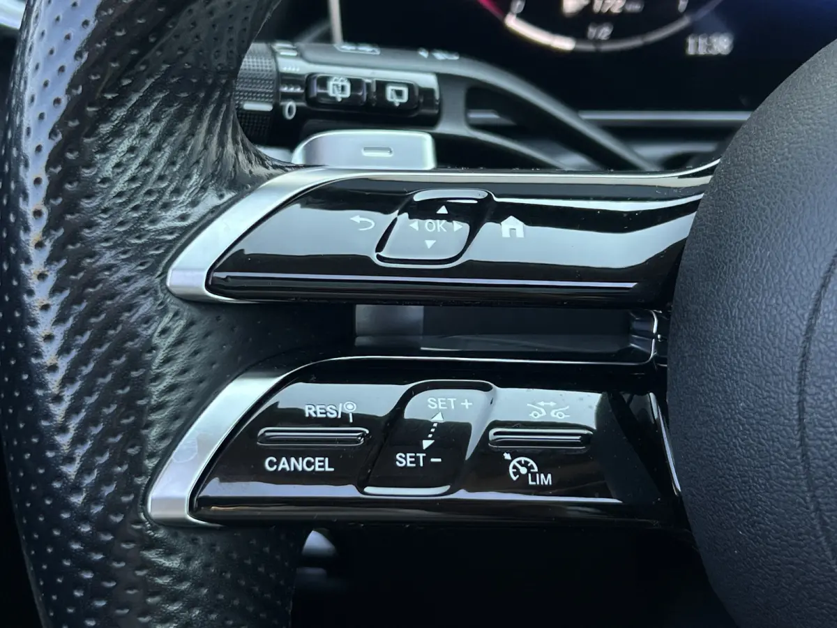 300 e AMG Line | Pano | Trekhaak | Sfeerverlichting | Camera | LED