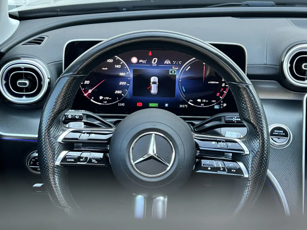 300 e AMG Line | Pano | Trekhaak | Sfeerverlichting | Camera | LED