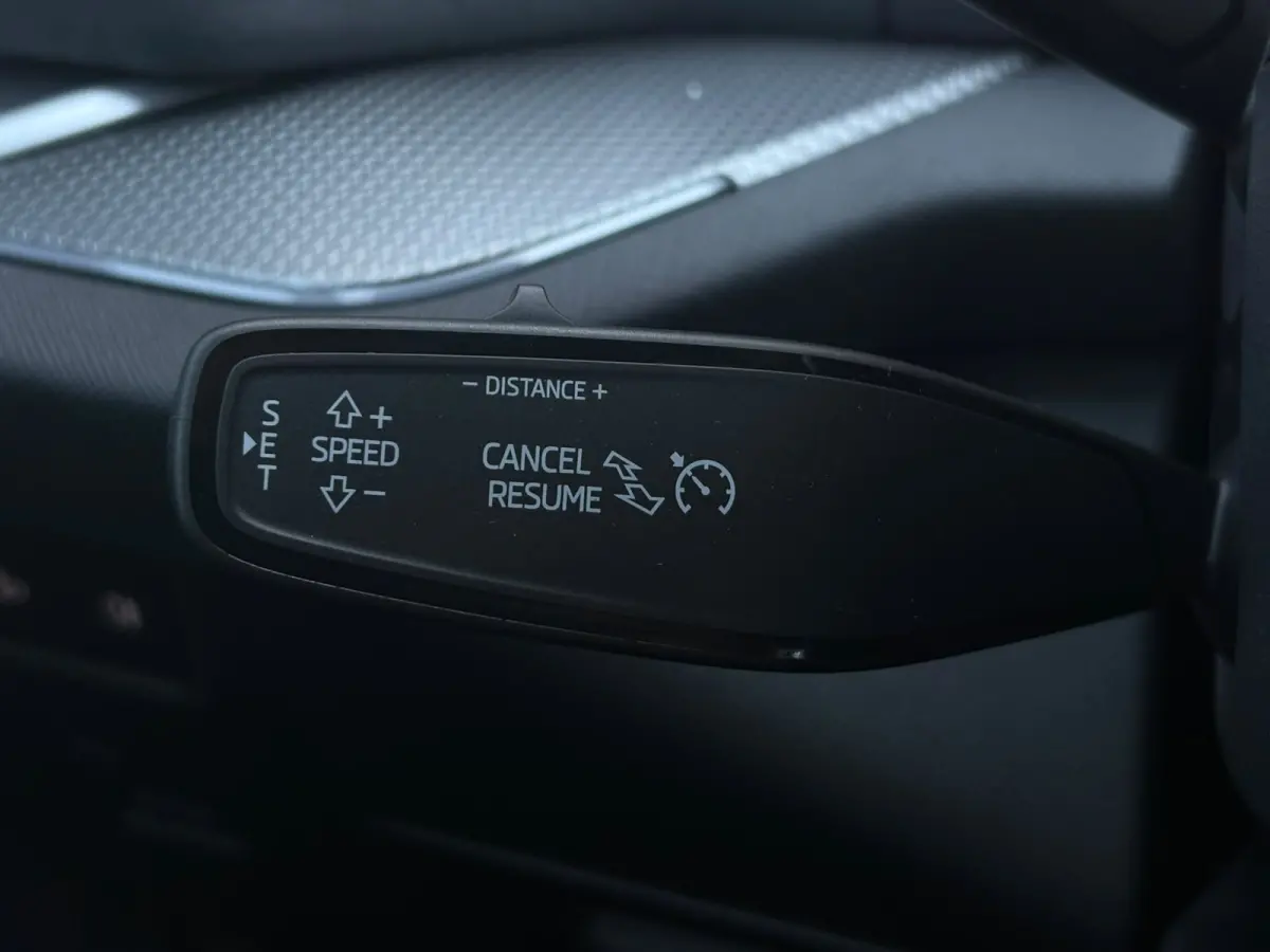 Sportline Business | Achteruitrijcamera | Crew Protect Assist | Cruise control met speedlimiter