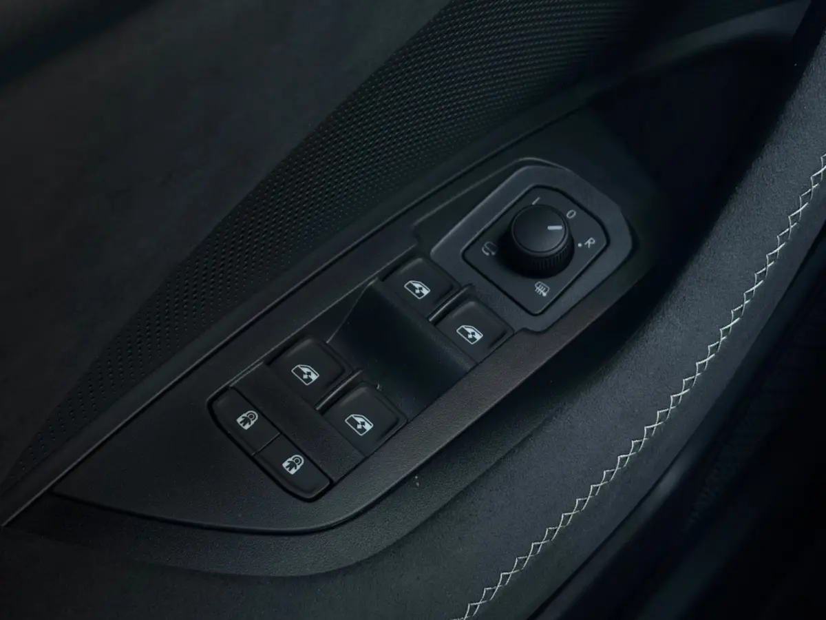 Sportline Business | Achteruitrijcamera | Crew Protect Assist | Cruise control met speedlimiter