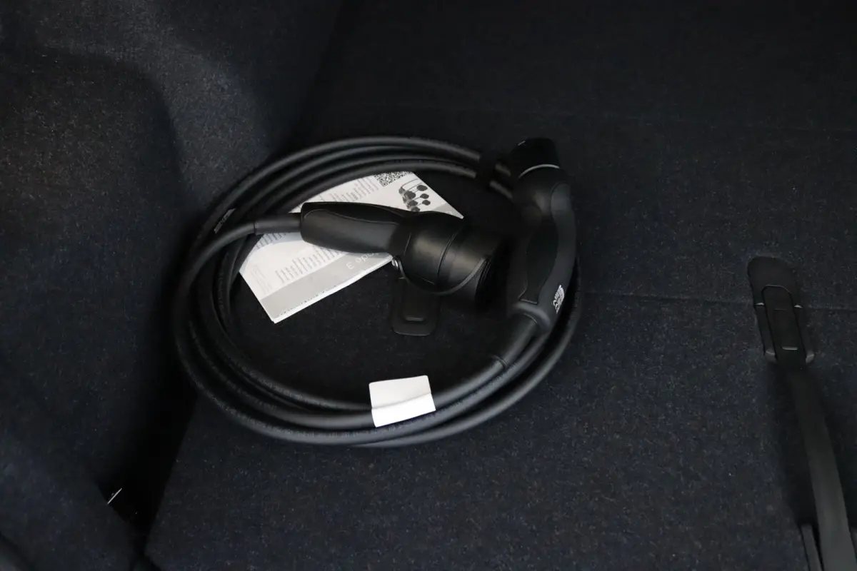 Single Motor Extended Range Ultra Black Edition 82 kWh | Snel leverbaar | Panoramadak | Elektrisch Verstelbare Stoelen |