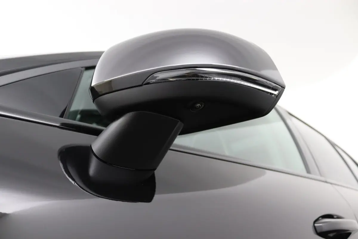Single Motor Extended Range Ultra Black Edition 82 kWh | Snel leverbaar | Panoramadak | Elektrisch Verstelbare Stoelen |