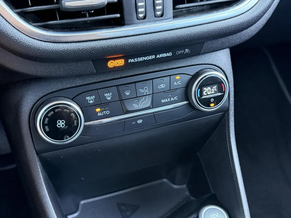 1.0 EcoBoost 100pk Titanium |B&O|Carplay|Camera|Dealer oh|