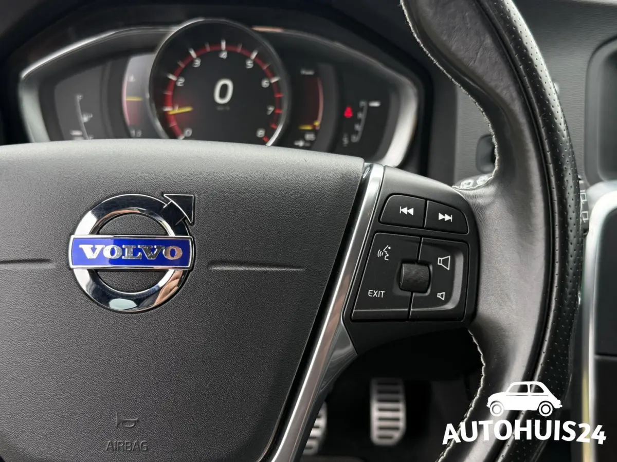 1.5 T3 AUT R-Design Trekhaak|Camera|Navi|Xenon|NL-Auto