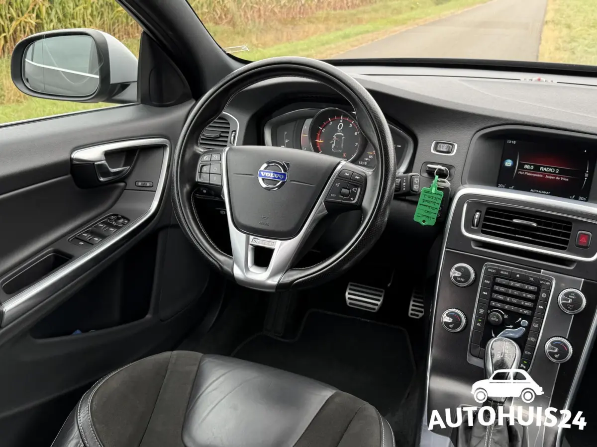 1.5 T3 AUT R-Design Trekhaak|Camera|Navi|Xenon|NL-Auto
