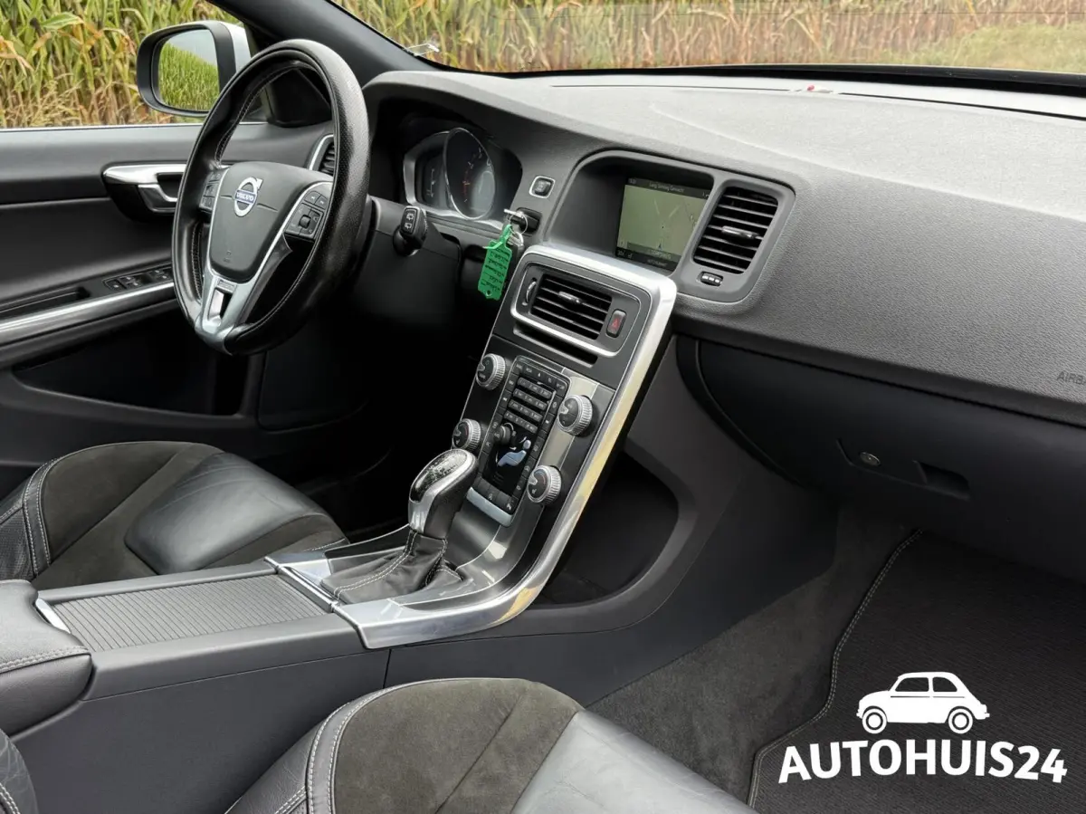 1.5 T3 AUT R-Design Trekhaak|Camera|Navi|Xenon|NL-Auto