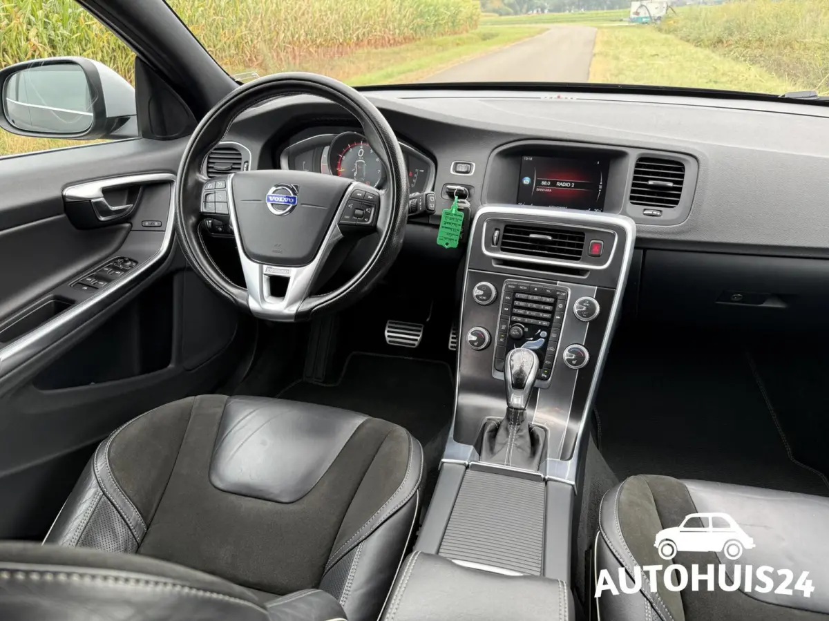 1.5 T3 AUT R-Design Trekhaak|Camera|Navi|Xenon|NL-Auto