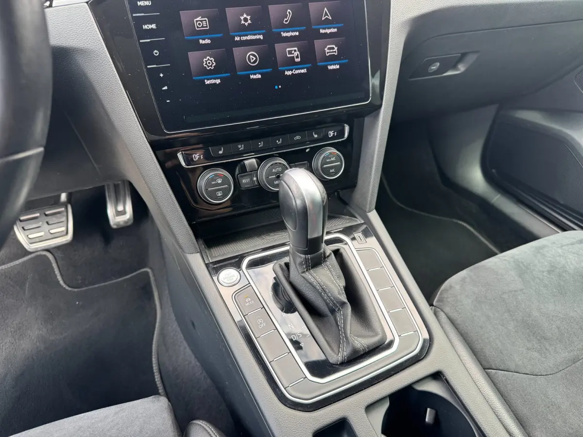 2.0 TSI Business R Exclusive | Met o.a. Panoramadak, R-line in- en exterieur, elektrische achterklep en cruise!